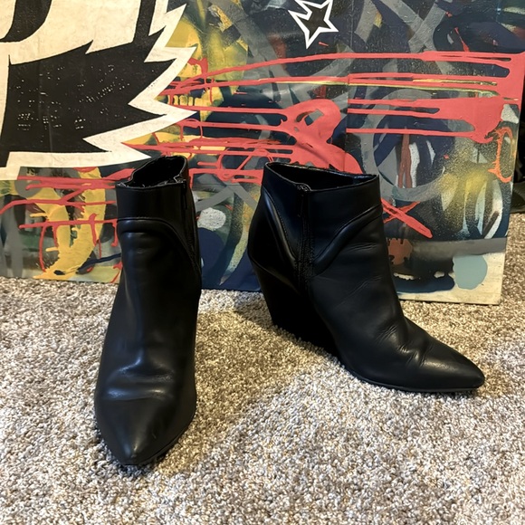 Seychelles black leather wedge bootie 9 zip - Picture 2 of 6